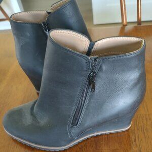 Soul Naturalizer Womens Black Zip Fashion Wedge Ankle Boots - Size 8